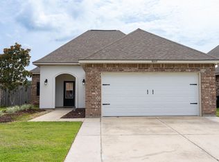 9045 Falling Oak Dr, Baton Rouge, LA 70817