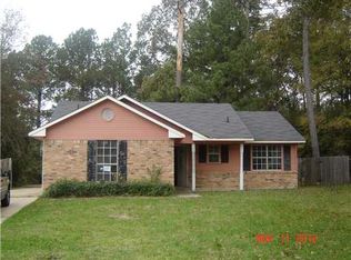 8828 W Saint Helens Dr, Shreveport, LA 71108