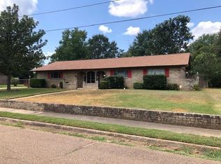215 Camelia Ave, Hooks, TX 75561