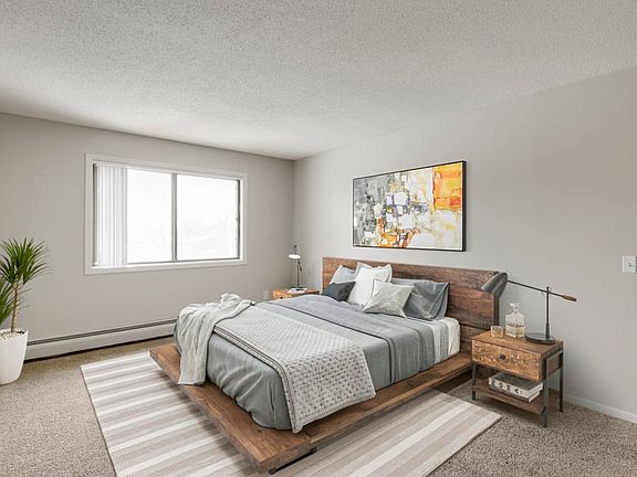 5th image of 1300 W Medicine Lake Dr APT 302