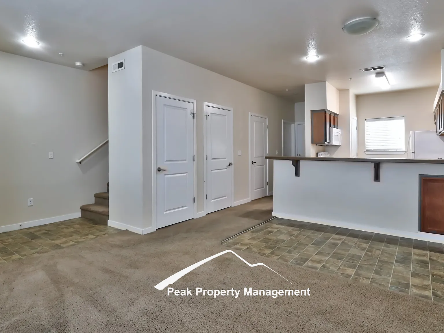 2 bed, 2.5 bath, 1189 sqft, $1,425 — Photo 2