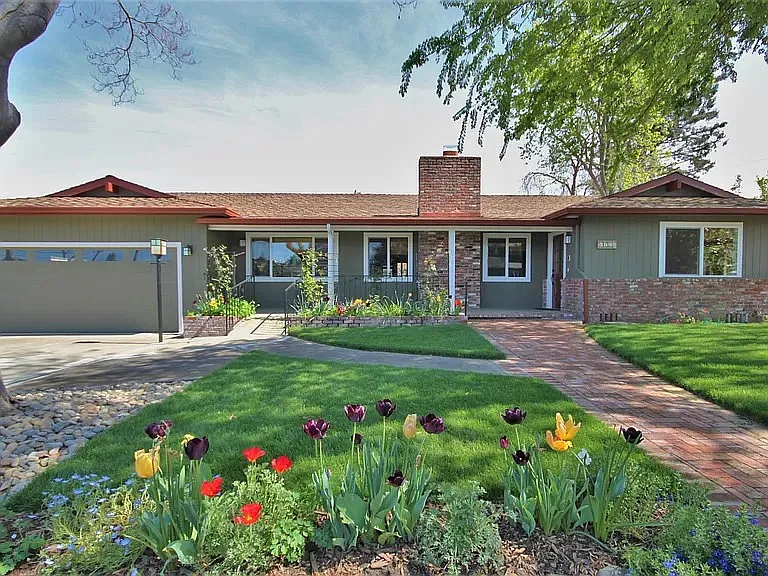 495 Distel Dr photo 1