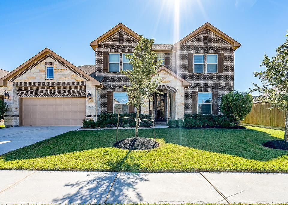 Great 2 story home in Canyon Lakes West. Nice curb appeal, brick and stone elevation and 3-car tandem garage.