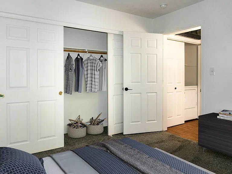 Skyline Apartments — Photo 7