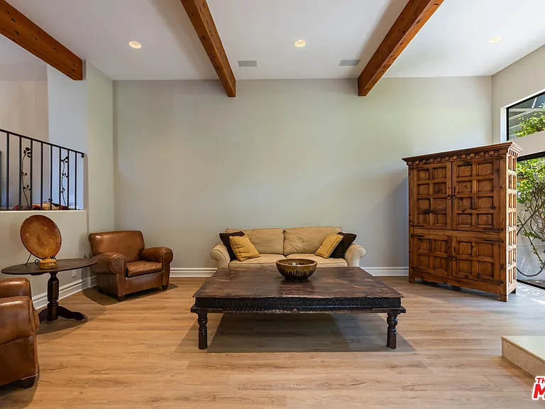 1541 Palisades Dr — Photo 12