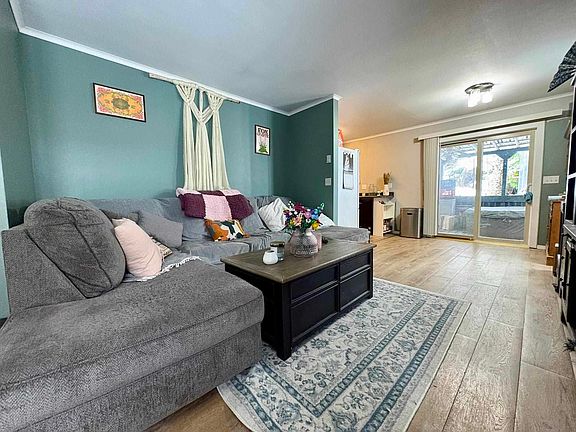 2nd image of 1242 Ketchikan Lakes Rd