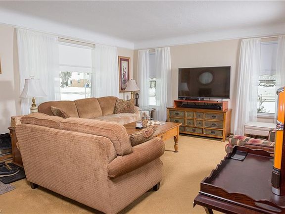 4th image of 14507 Grapeland Ave