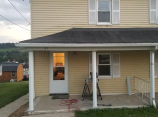 21 Grant St, Cokeburg, PA 15324