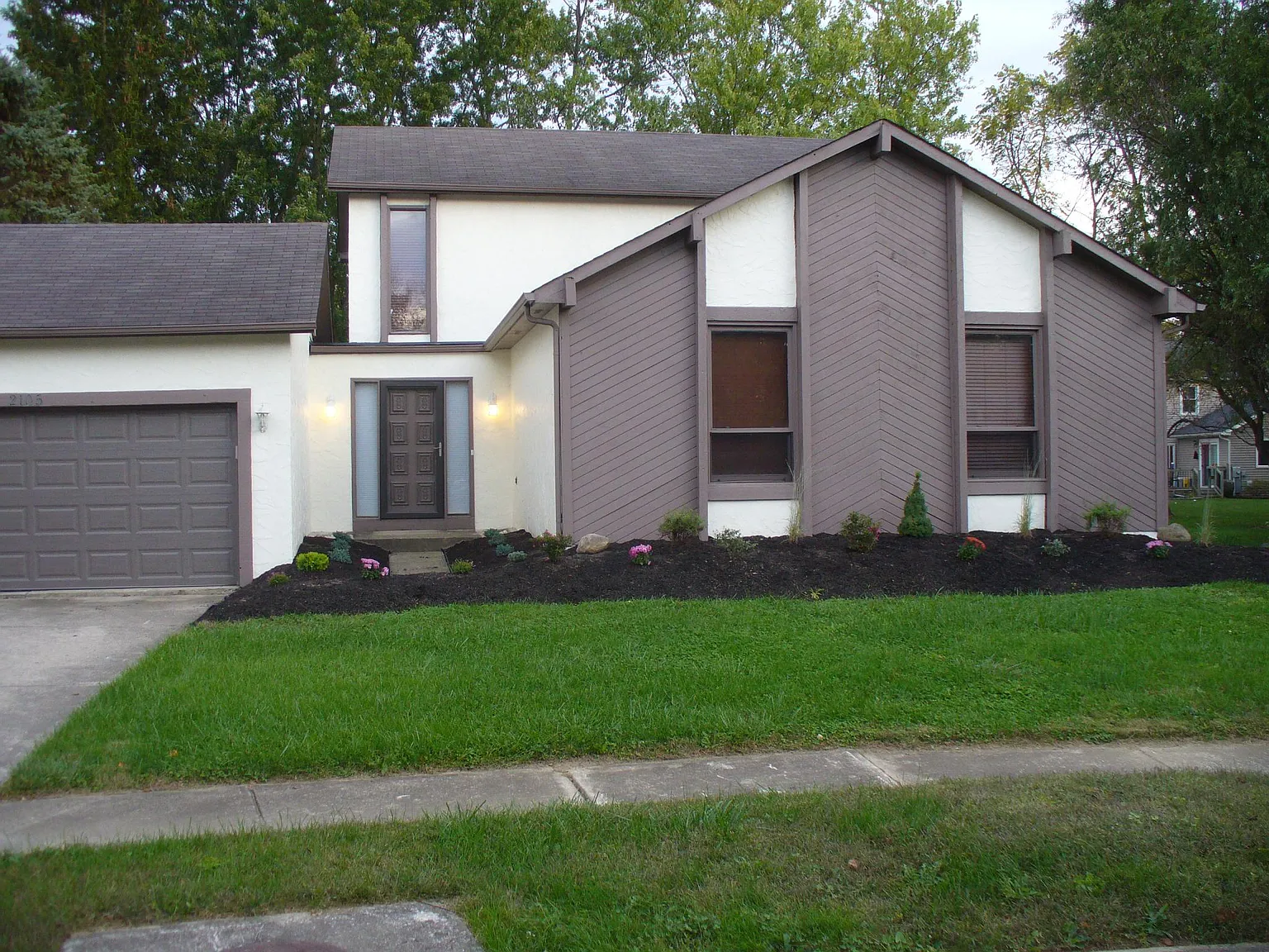 4 bed, 2.5 bath, 2160 sqft, $2,850 — Photo 1