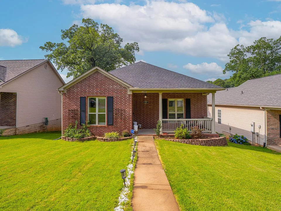 12907 Arthur Ln