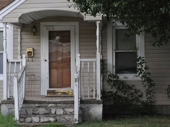 2nd image of 523 Queen Ann St
