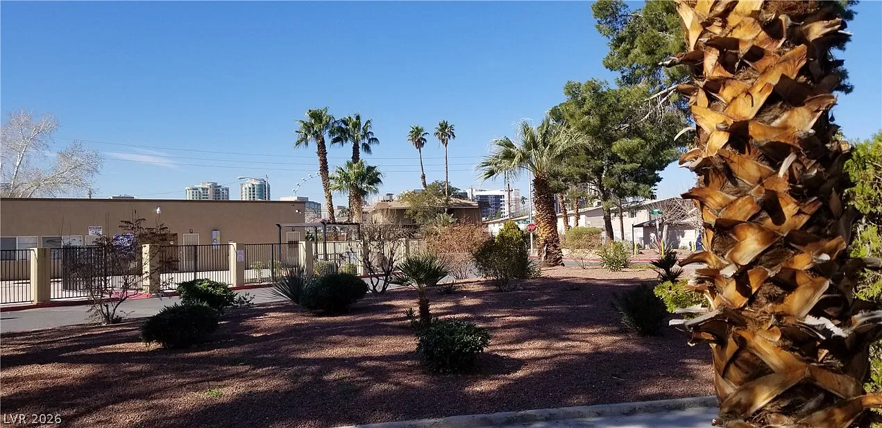 2 bed, 2.0 bath, 1422 sqft, $1,254 — Photo 4
