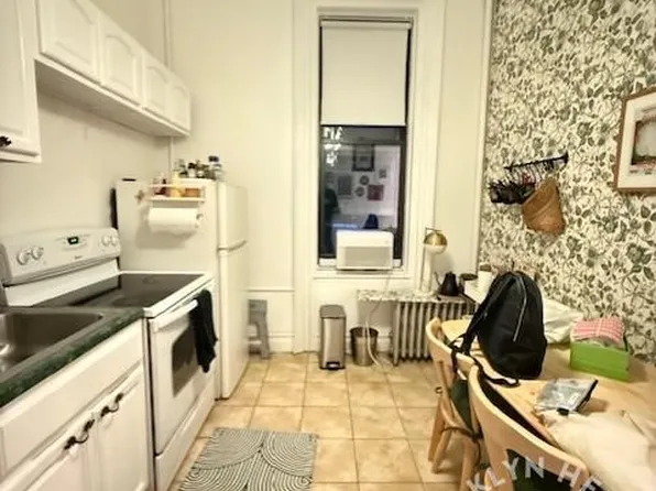 124 Remsen Street image 6 of 9