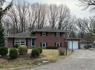 2802 N Fairview Ave, Decatur, IL 62526