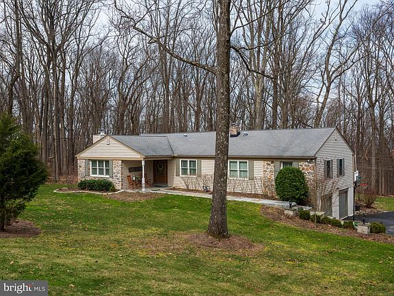 4th image of 150 Forge Mountain Dr