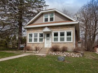 W4896 White Oak Rd, Williams Bay, WI 53191