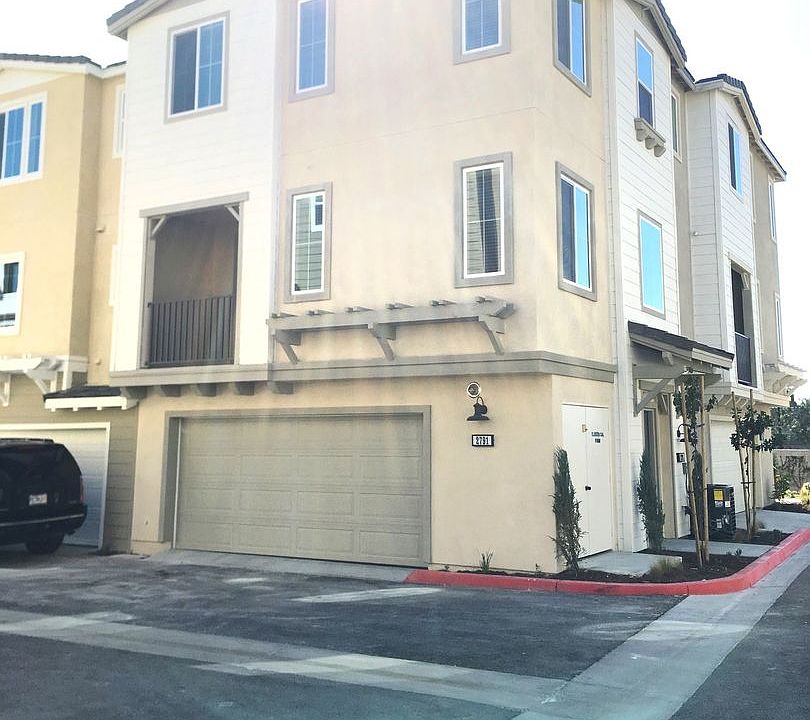 1st image of 2791 Crimson Way