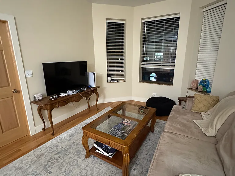 515 W 31st St #2 — Photo 8