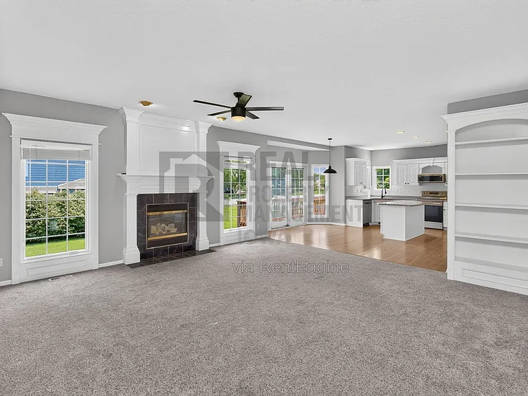 2305 NE Hanover Ct — Photo 3