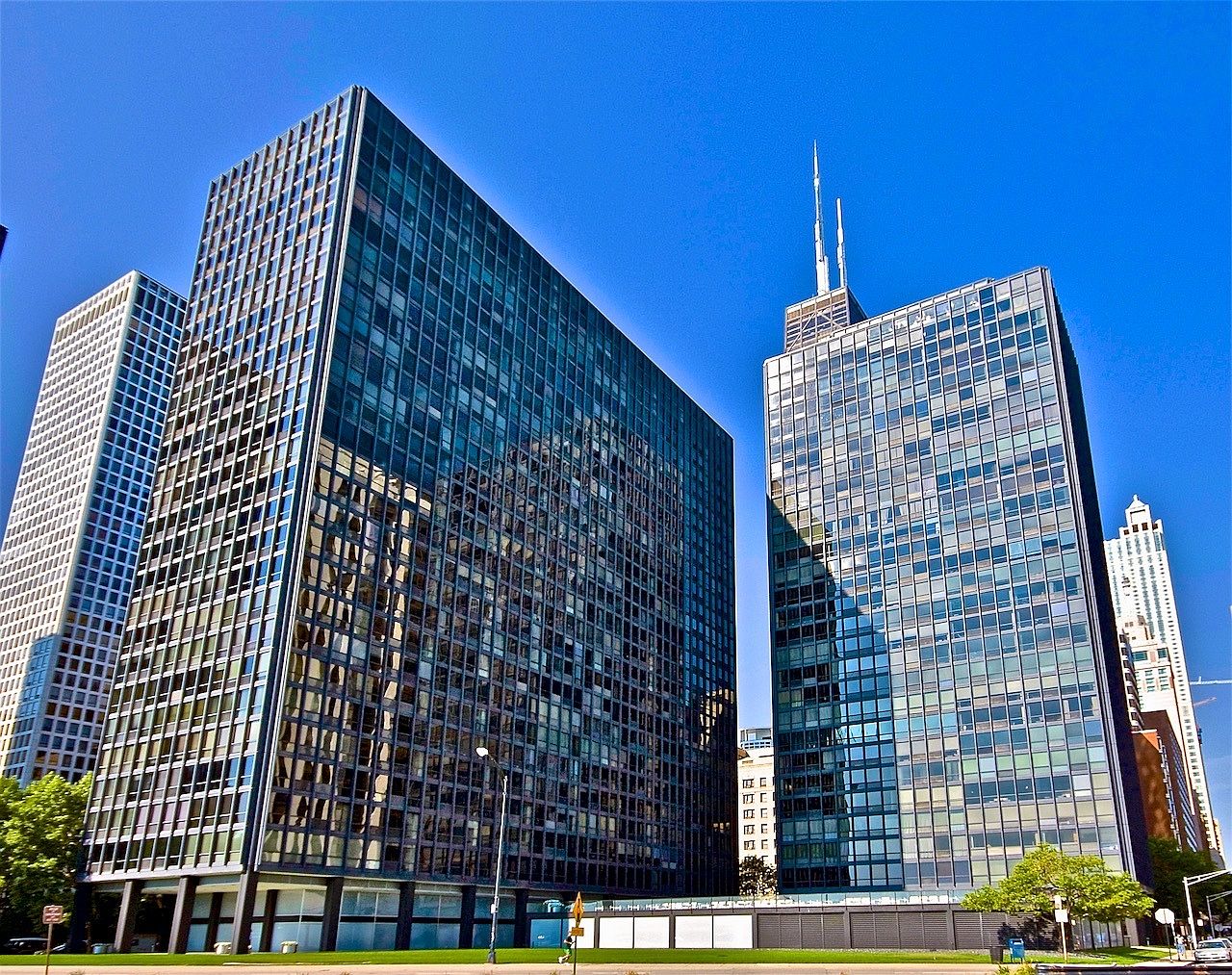 919 North Michigan Avenue, Chicago, IL for lease