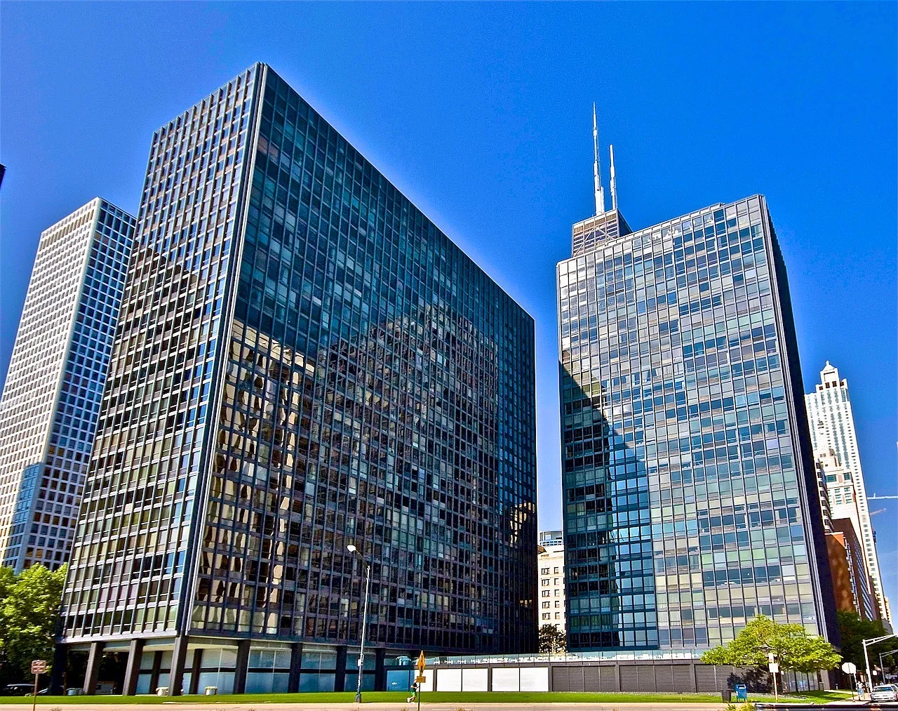 900 N Lake Shore Dr APT 310 photo 1
