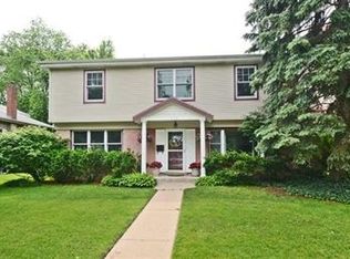 936 Ridge Ct, Evanston, IL 60202