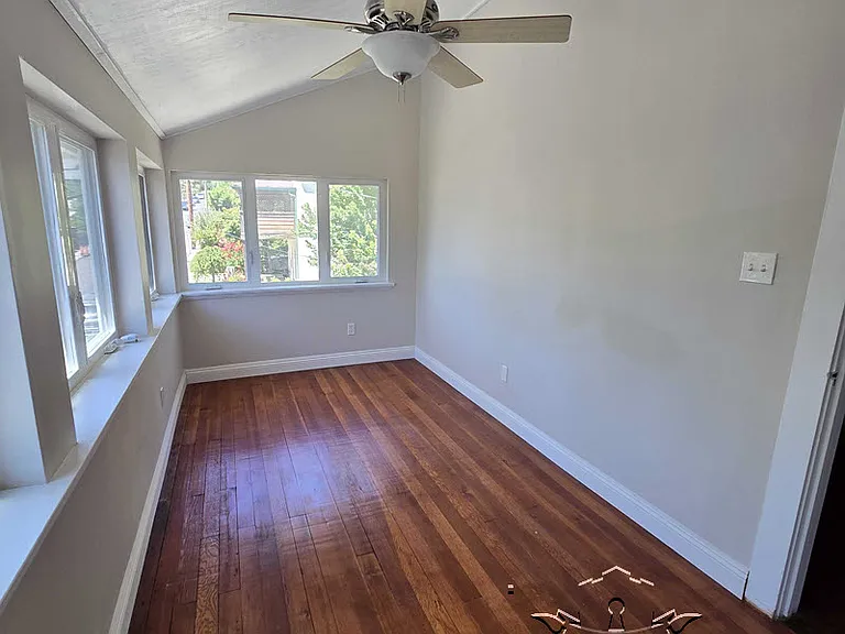 210 N Auburn St — Photo 26
