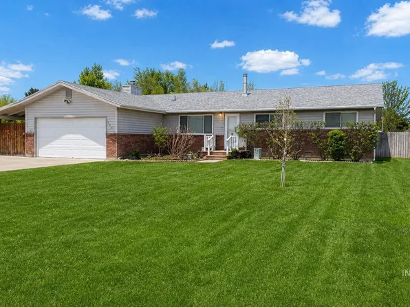 240 NW Wilson Cir, Mountain Home, ID 83647