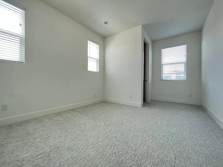 301 Sawbuck — Photo 13