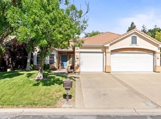 10597 E Fieldstone Ave, Clovis, CA 93619