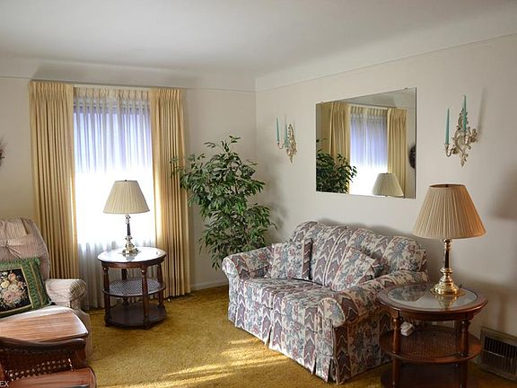3rd image of 6917 Orchard Blvd