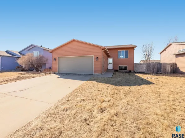 713 S Tanglewood Ave, Sioux Falls, SD 57106