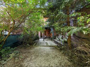 230 7th St, Brooklyn, NY 11215