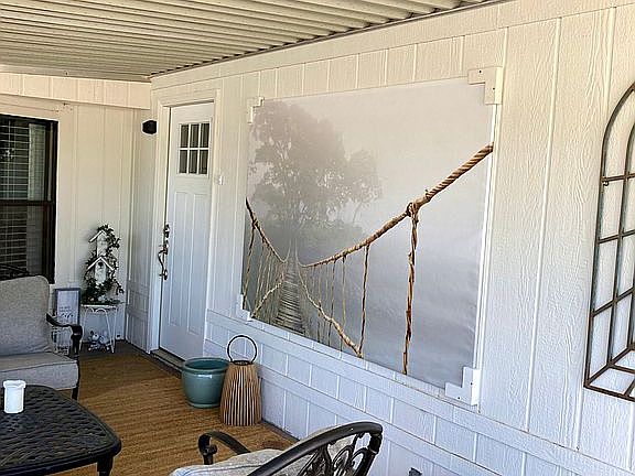 Entrance/Front Porch/Deck