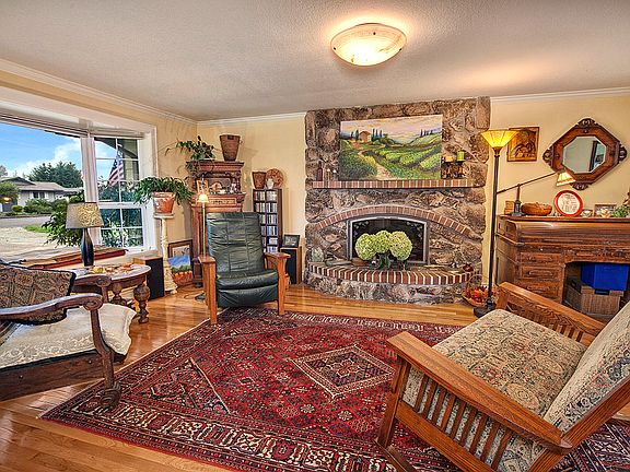 3rd image of 2213 126th Avenue Ct E