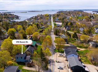 198 Queen St, Chester, NS B0J1J0
