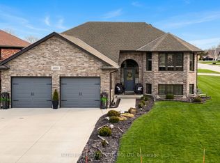 4011 Englehart Dr, Petrolia, ON N0N 1R0
