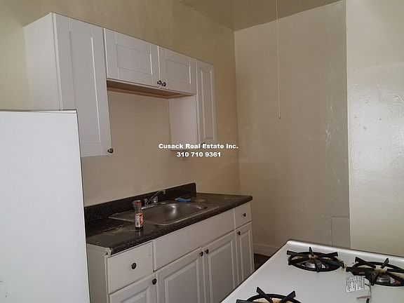 3rd image of 246 S Kenmore Ave