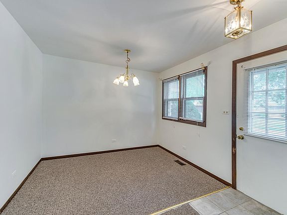 5th image of 7S439 Olympia Ct