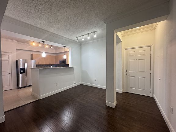 4th image of 533 NE 3rd Ave Suite 1