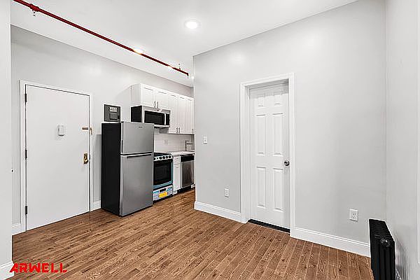 1st image of 184 Nagle Ave #1LL