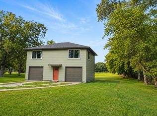 409 Doris St, El Campo, TX 77437