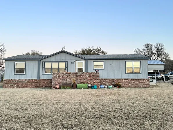 502 N 8th St, Hammon, OK 73650