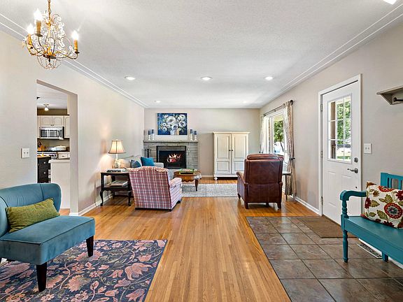 5th image of 6017 Birchcrest Dr