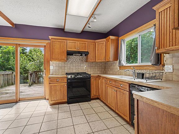 5th image of 1216 Hovey St SW