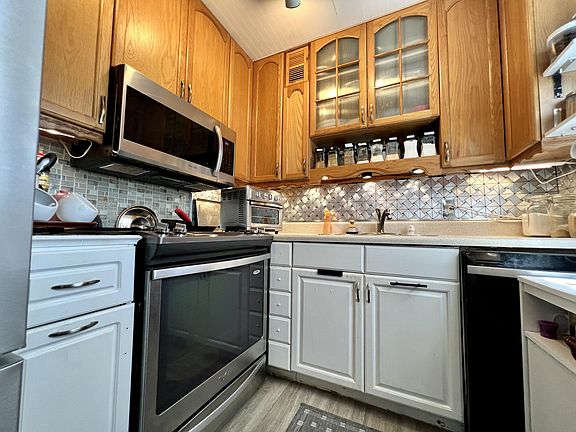 2nd image of 49 Kent St #D
