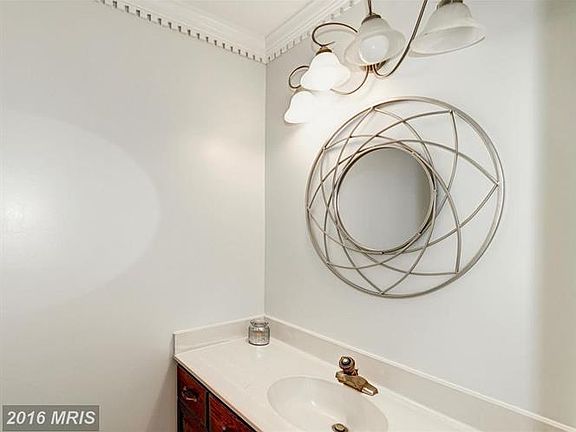3rd image of 5193 Cottingham Pl