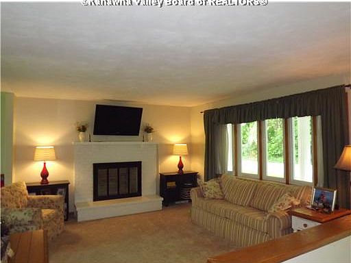 2nd image of 1702 Winding Hill Dr
