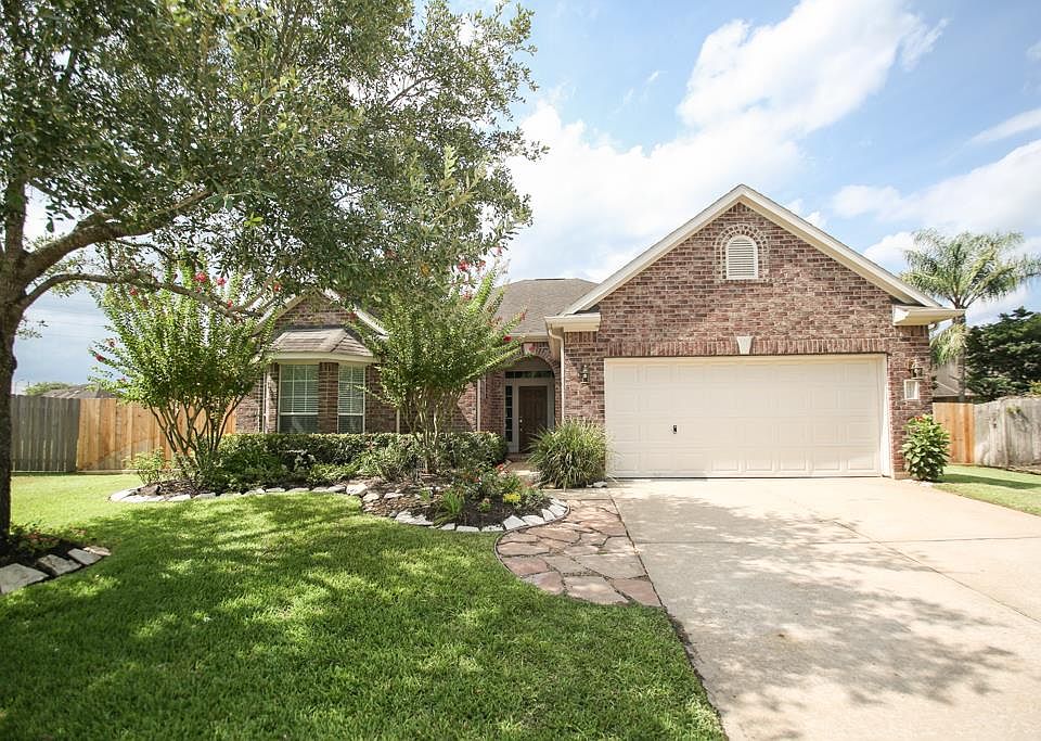 1st image of 10307 Dell Cir