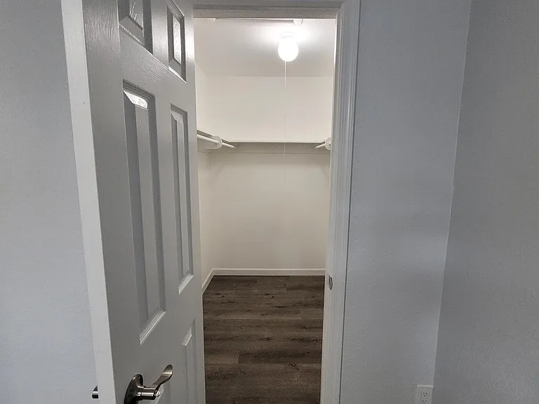 1325 N 48th St #2 — Photo 34
